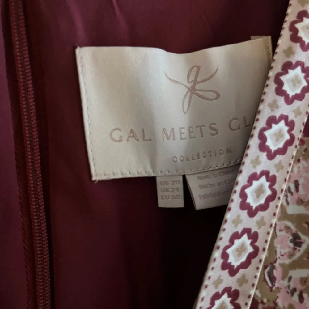 Gal Meets Glam Liza Print Charmeuse Midi Dress - Picture 8 of 9